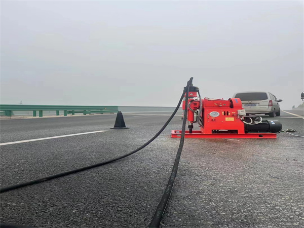 江海马路路基路面开裂下沉注浆加固灌浆